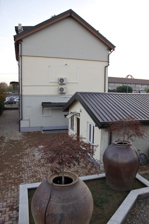 B&B Leonardo Rho Exterior foto